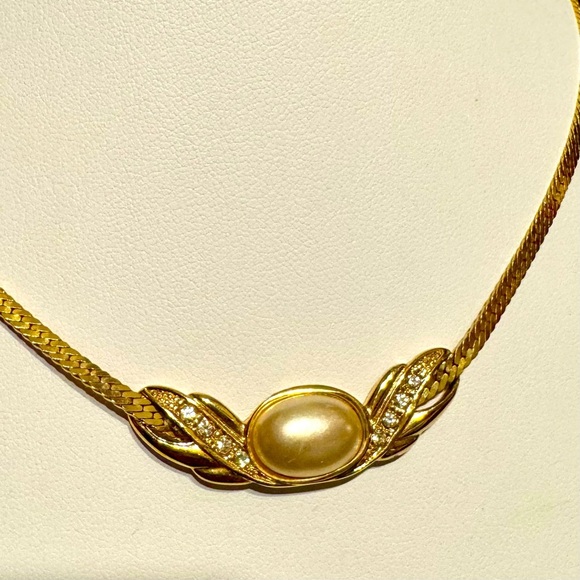 Vintage Faux Pearl Sliding Pendant on Gold Tone Herringbone Chain 15” Choker - Picture 2 of 7